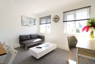 1 bed studio, Cheltenham Place, Mutley plain, Plymouth, PL47DZ - Image 2